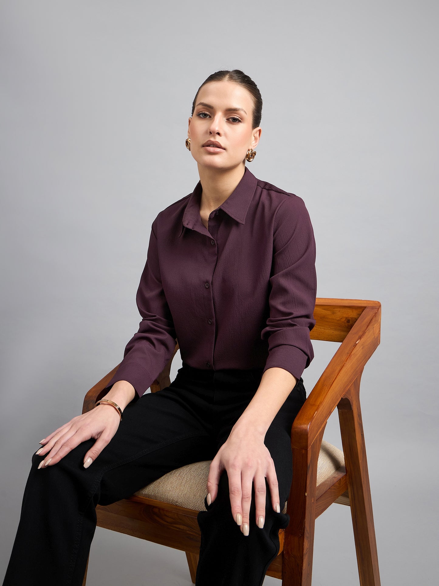 Style Quotient solid textured spread collar shirt