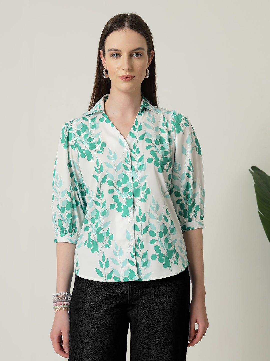 Style Quotient Women White And Green Floral Printed Polycrepe Regular Fit Formal Shirt