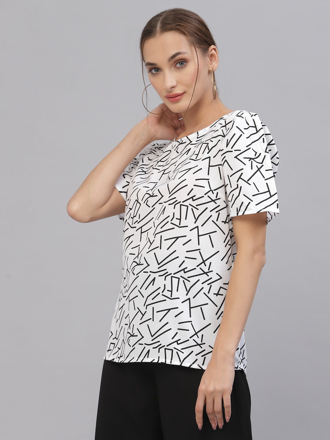 Style Quotient Women White & Black Geometric Print Top